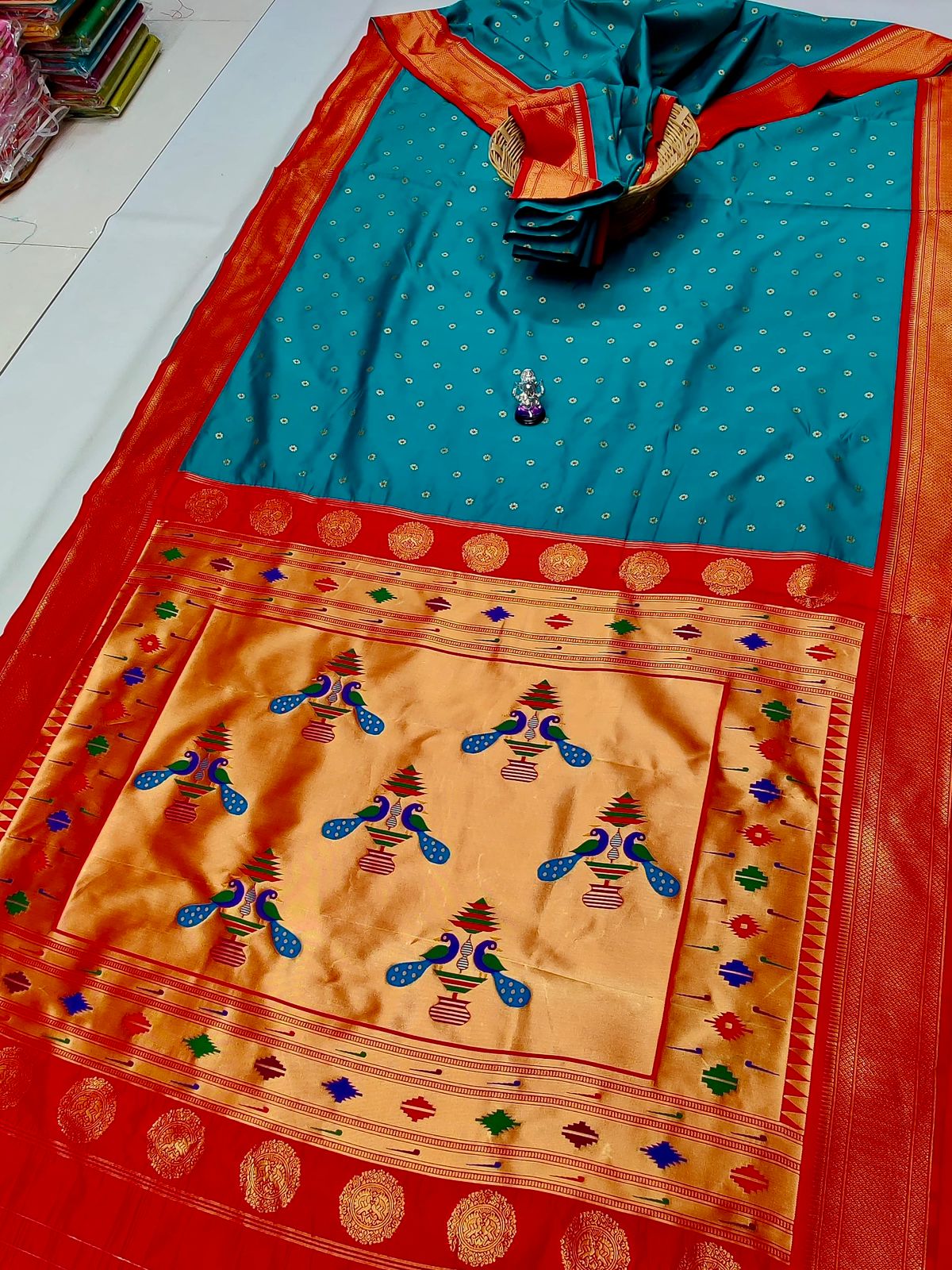 Traditional Yeola  Pallu Aisha Paithani