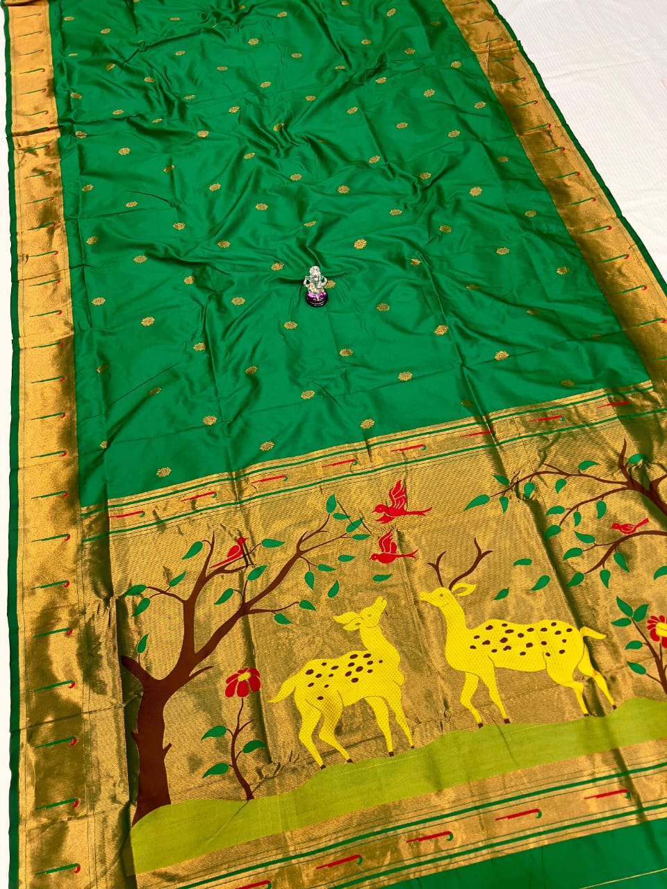 Deer pallu paithani