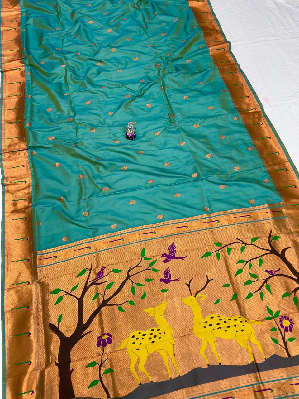 Deer pallu paithani